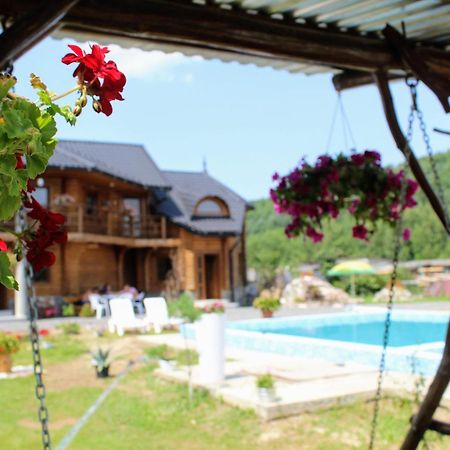 Фазенда "Змерега" Solotvyno Exterior foto